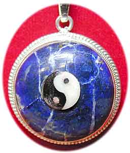 Yin Yang  Amulett Anhnger  auf massiver Sodalith-Platte