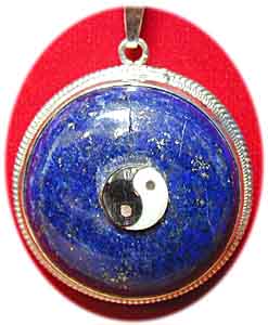 Yin Yang  Amulett Anhnger  auf massiver Lapislazuli-Platte