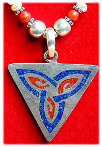 Perlenkette mit Silberanhänger Perlenkette mit Silberanhänger