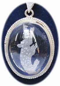 Bergkristall mit Alligator