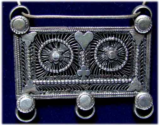 doppeltes Lotus Amulett